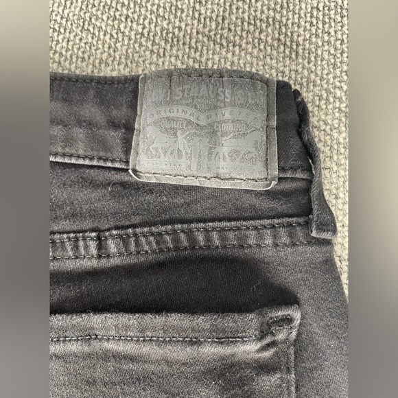 Signature by Levi Strauss Women's Black Skinny Jeans - Picture 9 of 12